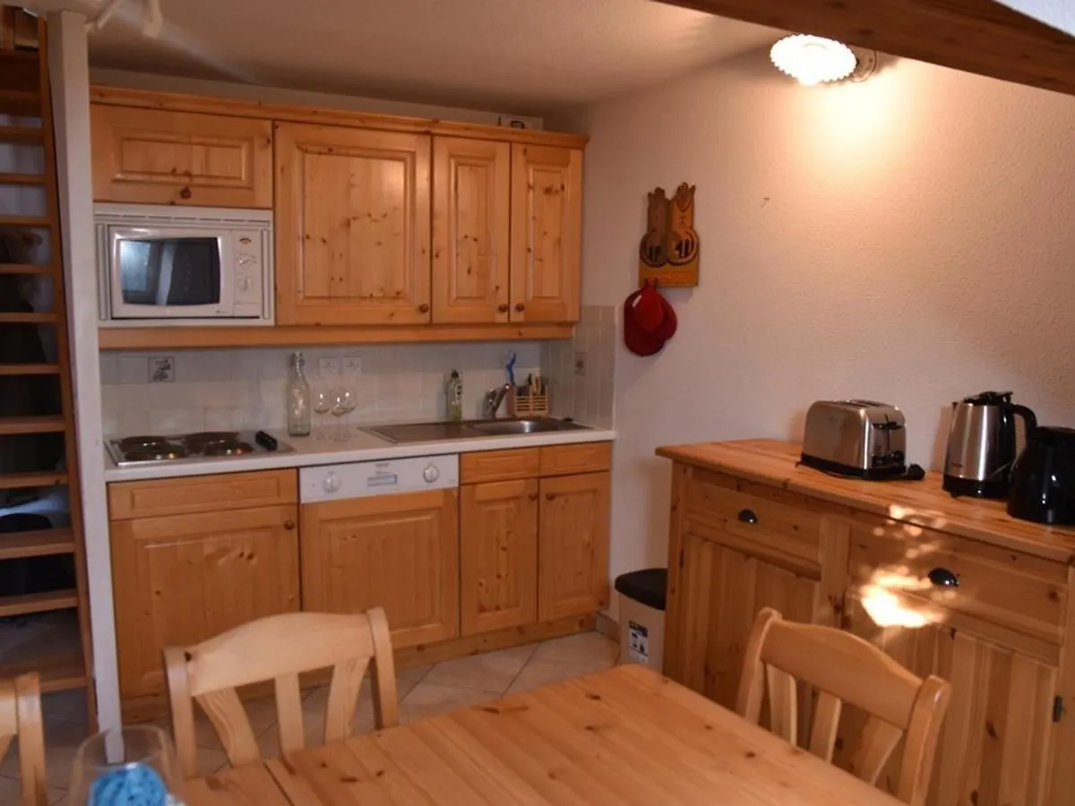 Duplex 3 Pieces 6 Pers Sous Les Toits Avec Balcon Et Garage - Montgenevre - Fr-1-266-163 Apartment France