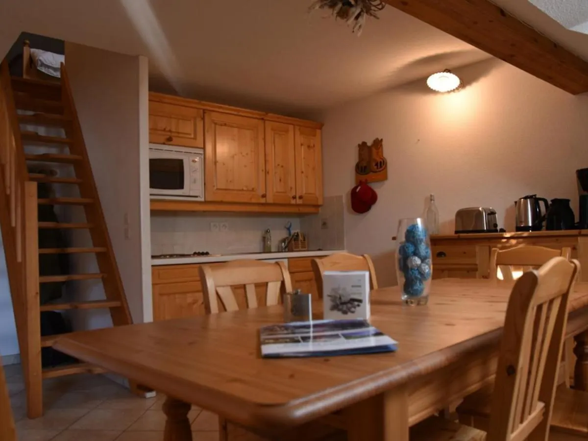Duplex 3 Pieces 6 Pers Sous Les Toits Avec Balcon Et Garage - Montgenevre - Fr-1-266-163 Apartment