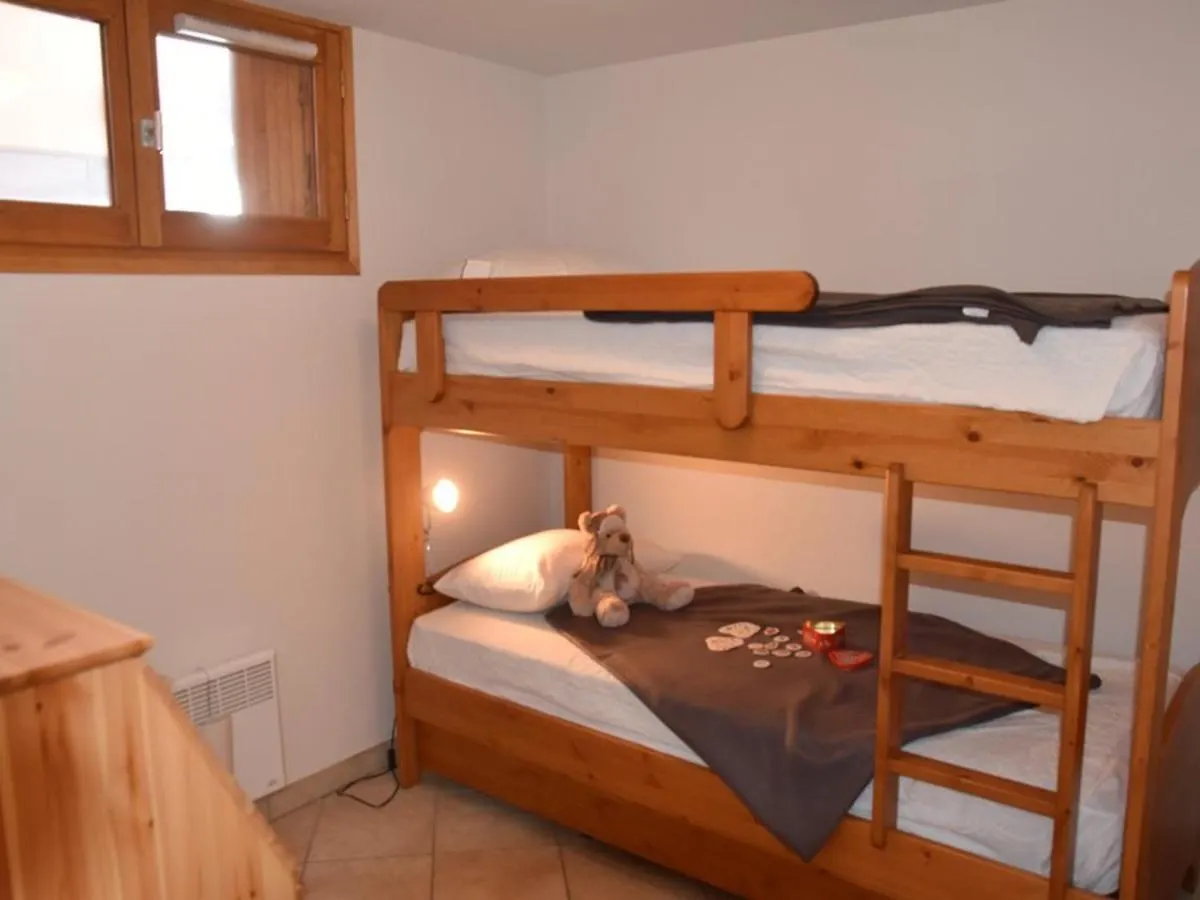 Duplex 3 Pieces 6 Pers Sous Les Toits Avec Balcon Et Garage - Montgenevre - Fr-1-266-163 Apartment 0*,  France